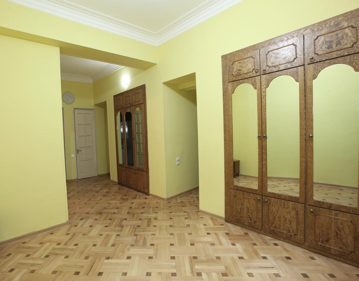 Apartment At Stalin House Tbilisi Exterior foto